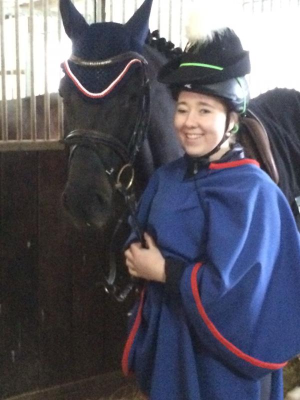 Die Teilnehmer kamen in den verschiedensten Köstümen, hier eine Jägerin