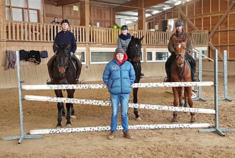 Olaf Peters mit drei der Teilnehmer